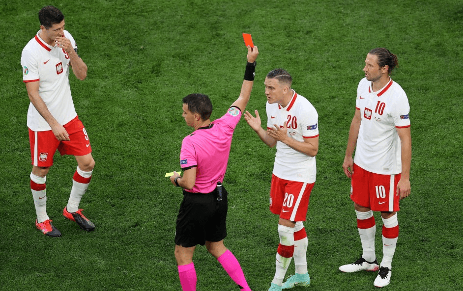 亚博体育官网-关于莱万多夫斯基在切尔西比赛中出色防守Scout连续二十场比赛得分超过连败，媒体一致点评：集结日广州队扳平良机的信息