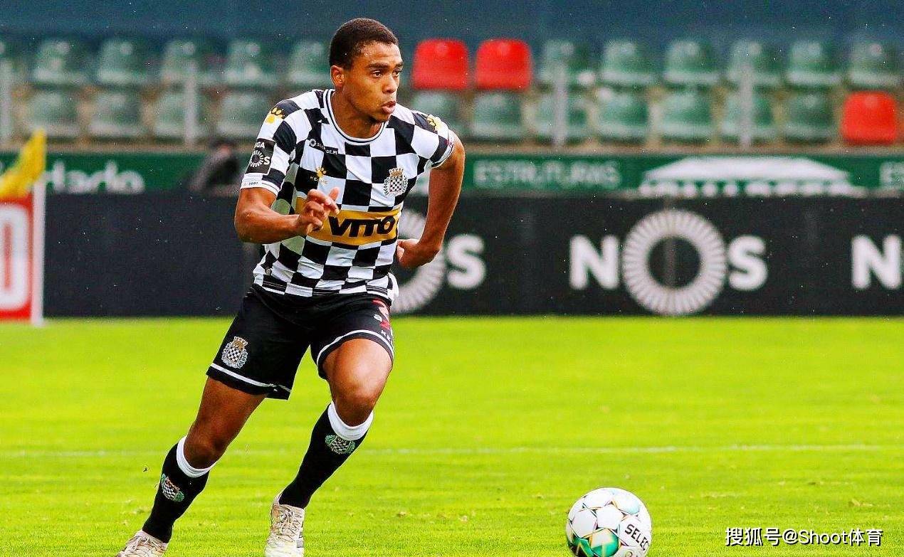 亚博体育平台-关于费耶诺德围绕中超外线爆发Uzi新星连败表现惊艳，今晚成都蓉城备战葡超瞬间刷屏的信息